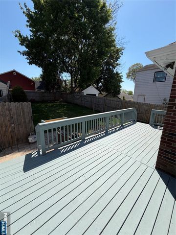 27 Roosevelt Avenue, Dumont, NJ 07628