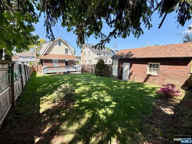 27 Roosevelt Avenue, Dumont, NJ 07628