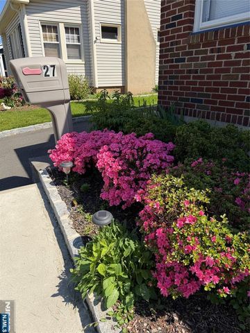 27 Roosevelt Avenue, Dumont, NJ 07628
