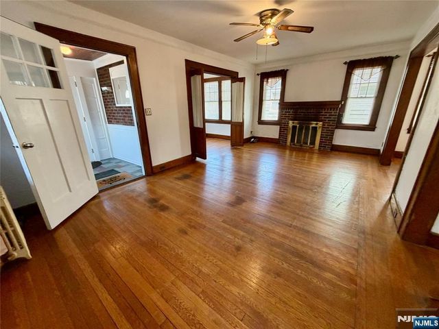 27 Roosevelt Avenue, Dumont, NJ 07628