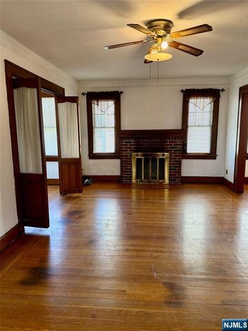 27 Roosevelt Avenue, Dumont, NJ 07628