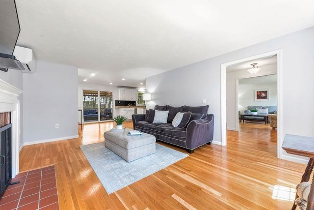 30 Jacob Dr, Mansfield, MA 02048