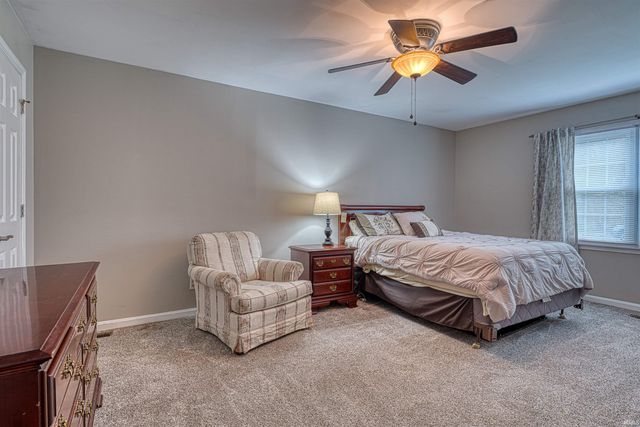 345 WILSON Square, Evansville, IN 47715