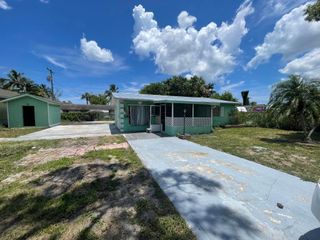 3277 SE Birch Avenue, Stuart, FL 34997