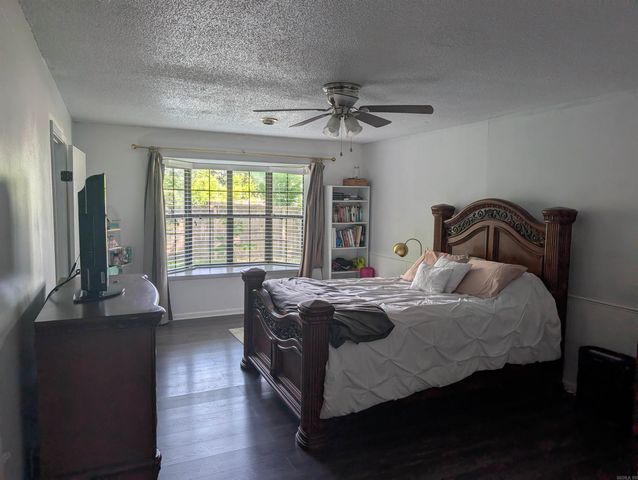 680 E German Lane, Conway, AR 72032