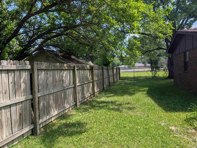 680 E German Lane, Conway, AR 72032