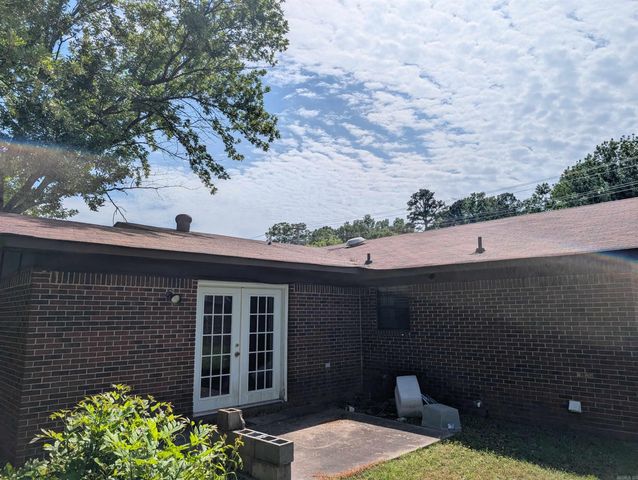 680 E German Lane, Conway, AR 72032