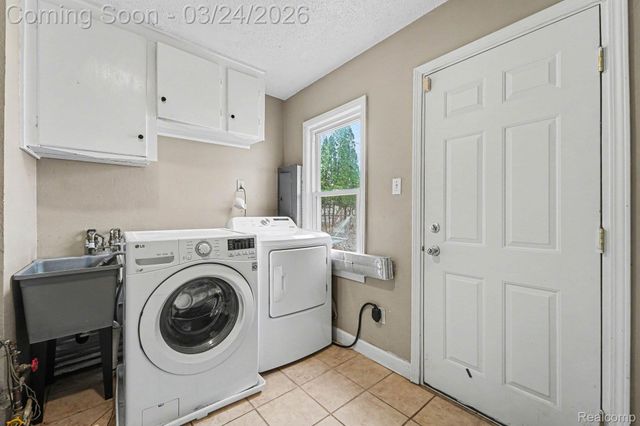 20620 Westhampton Avenue, Southfield, MI 48075