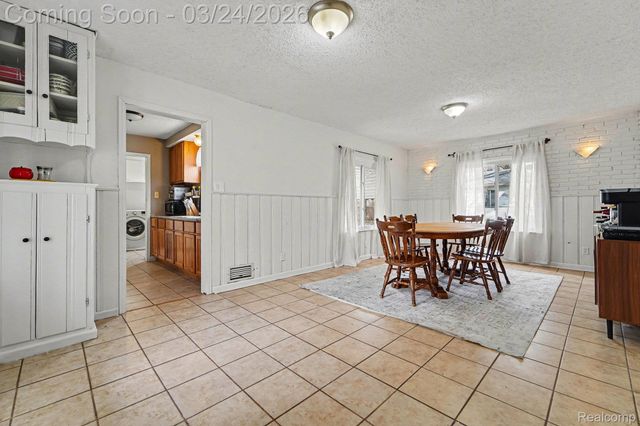 20620 Westhampton Avenue, Southfield, MI 48075