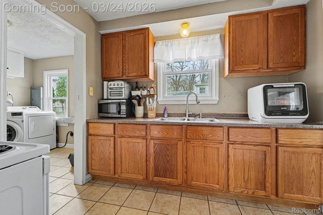 20620 Westhampton Avenue, Southfield, MI 48075