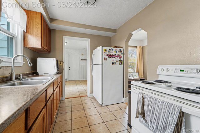 20620 Westhampton Avenue, Southfield, MI 48075