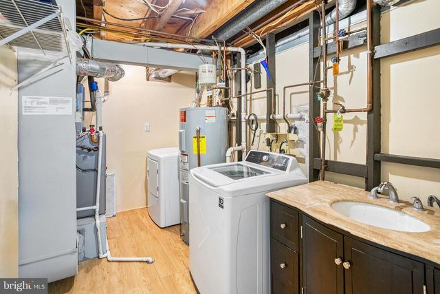 8217 BAYBERRY RIDGE RD, Fairfax Station, VA 22039