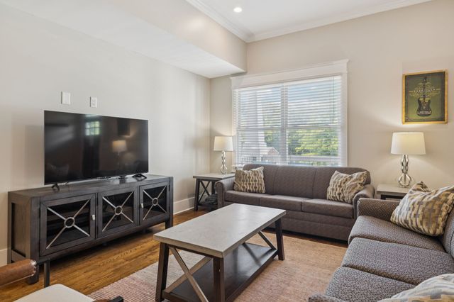1413B Meridian St, Nashville, TN 37207