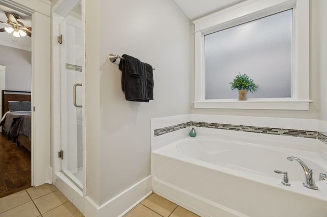 1413B Meridian St, Nashville, TN 37207
