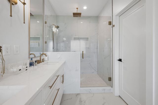 310 Banberry Drive, Mcdonald, TN 37353