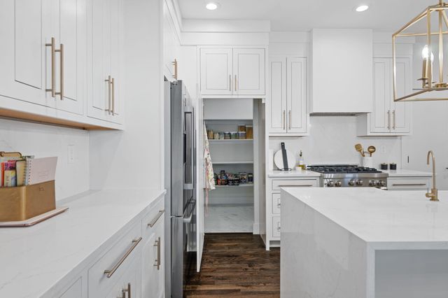 310 Banberry Drive, Mcdonald, TN 37353