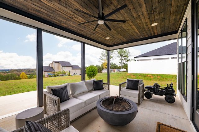 310 Banberry Drive, Mcdonald, TN 37353