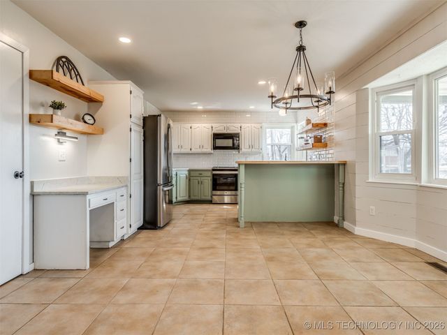 14744 E 74th Street North, Owasso, OK 74055