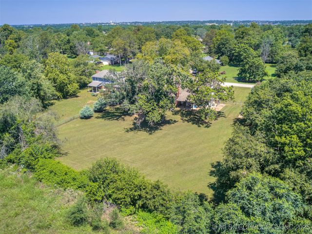 14744 E 74th Street North, Owasso, OK 74055