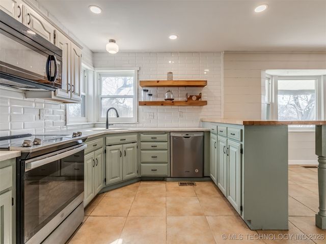 14744 E 74th Street North, Owasso, OK 74055