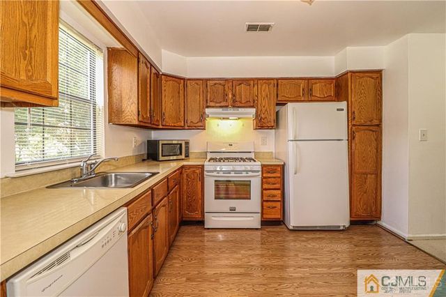 1904 Timber Oaks Road, Edison, NJ 08820