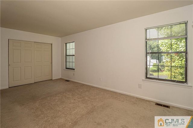1904 Timber Oaks Road, Edison, NJ 08820