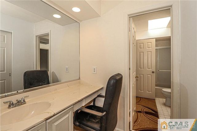 1904 Timber Oaks Road, Edison, NJ 08820