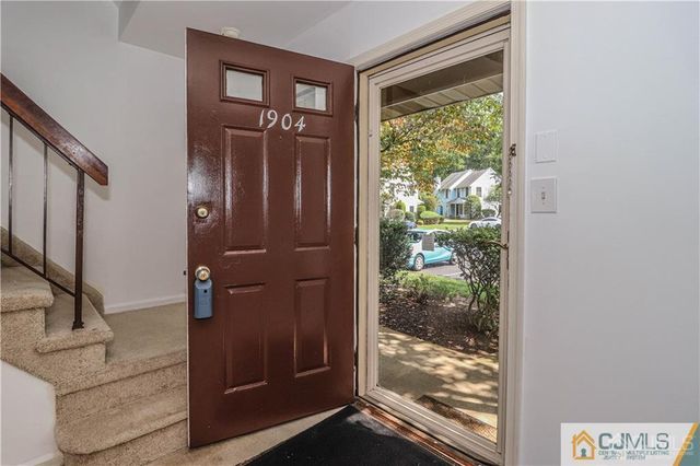 1904 Timber Oaks Road, Edison, NJ 08820