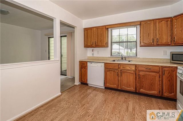 1904 Timber Oaks Road, Edison, NJ 08820