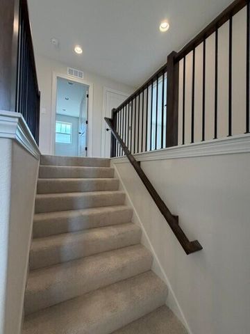 490 Talbots Woods DRIVE, Dousman, WI 53118