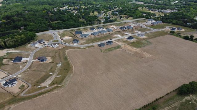 490 Talbots Woods DRIVE, Dousman, WI 53118