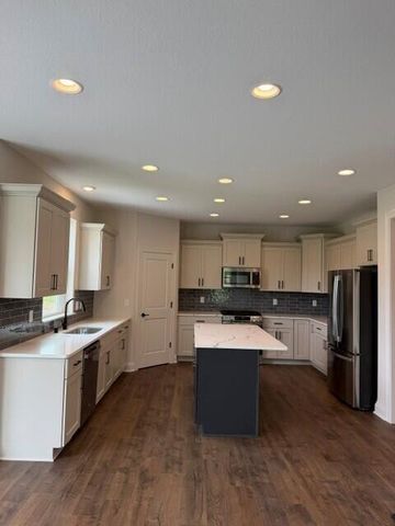 490 Talbots Woods DRIVE, Dousman, WI 53118
