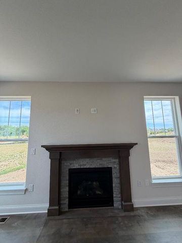 490 Talbots Woods DRIVE, Dousman, WI 53118