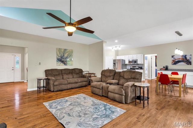 4788 Wilbert Road, High Ridge, MO 63049