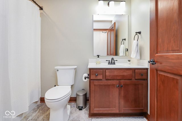 4893 W Harrisburg Court, New Palestine, IN 46163