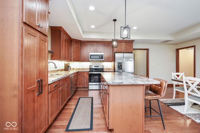 4893 W Harrisburg Court, New Palestine, IN 46163