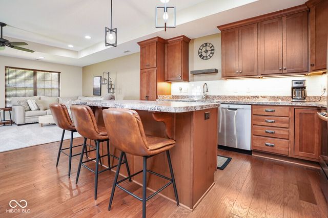 4893 W Harrisburg Court, New Palestine, IN 46163