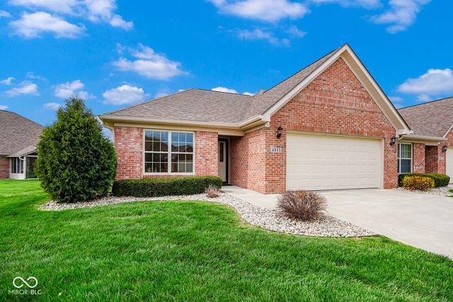 4893 W Harrisburg Court, New Palestine, IN 46163