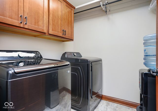 4893 W Harrisburg Court, New Palestine, IN 46163