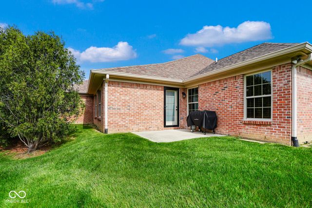 4893 W Harrisburg Court, New Palestine, IN 46163