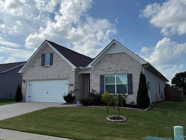 13038 Lantern Pointe Way, Harvest, AL 35749