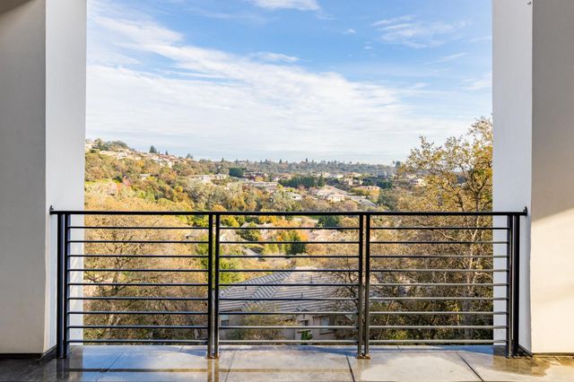 635 Lakeridge Dr, Auburn, CA 95603