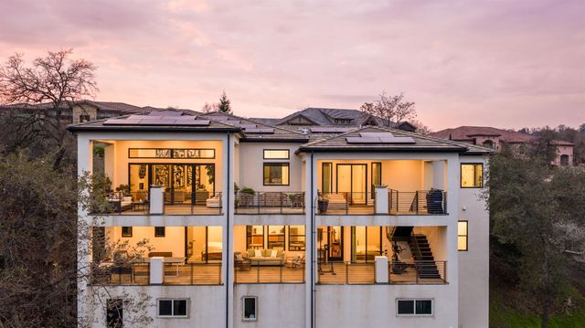 635 Lakeridge Dr, Auburn, CA 95603