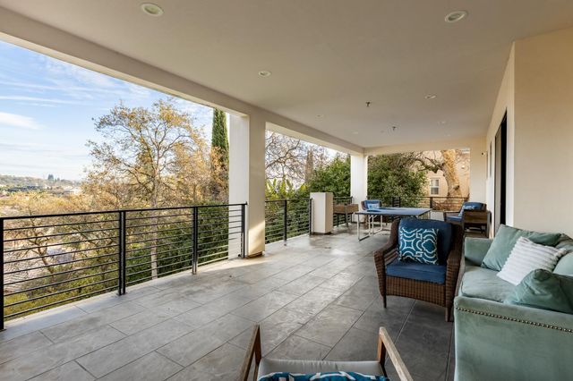 635 Lakeridge Dr, Auburn, CA 95603