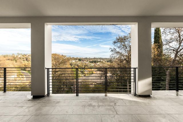 635 Lakeridge Dr, Auburn, CA 95603