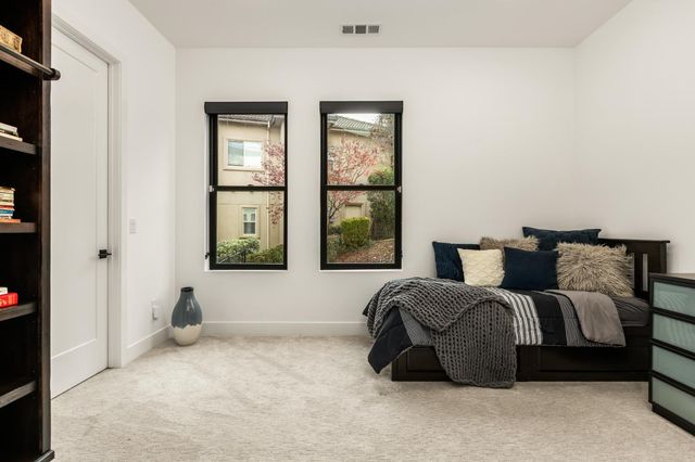 635 Lakeridge Dr, Auburn, CA 95603