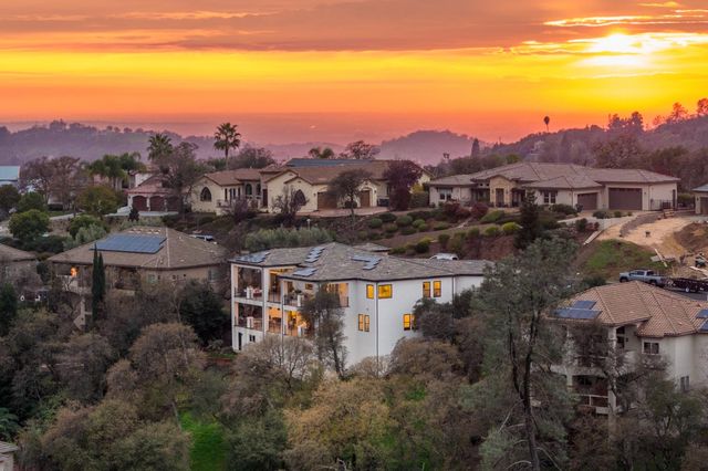 635 Lakeridge Dr, Auburn, CA 95603