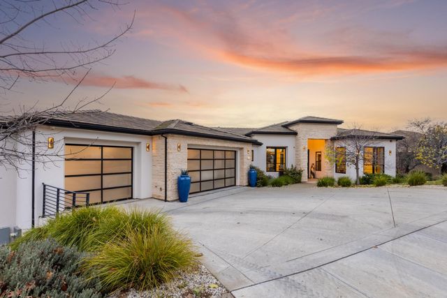 635 Lakeridge Dr, Auburn, CA 95603