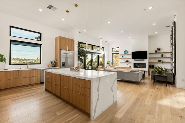 635 Lakeridge Dr, Auburn, CA 95603