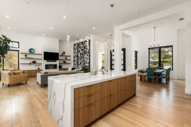 635 Lakeridge Dr, Auburn, CA 95603